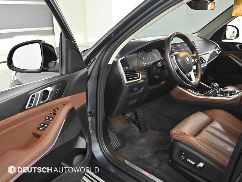 BMW X5 — photo 11