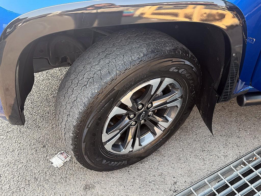 CHEVROLET Colorado — photo 19