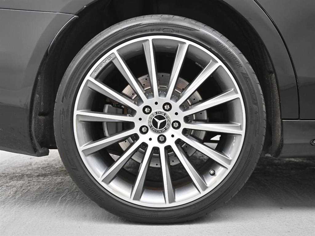 Mercedes-Benz S-Class — photo 05