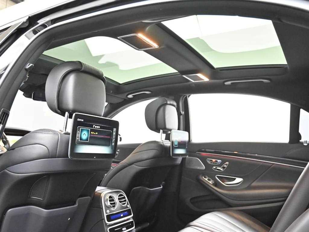 Mercedes-Benz S-Class — photo 18