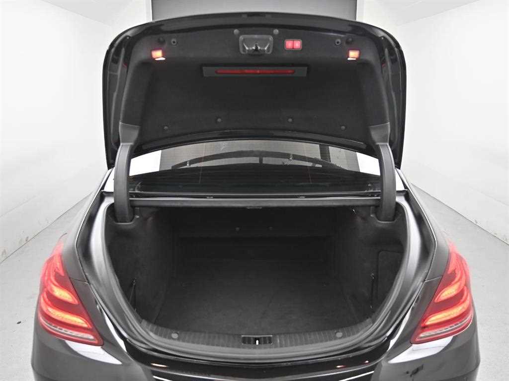 Mercedes-Benz S-Class — photo 19