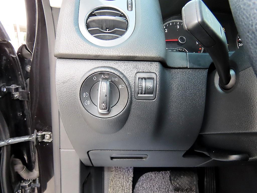 Volkswagen Tiguan — photo 12