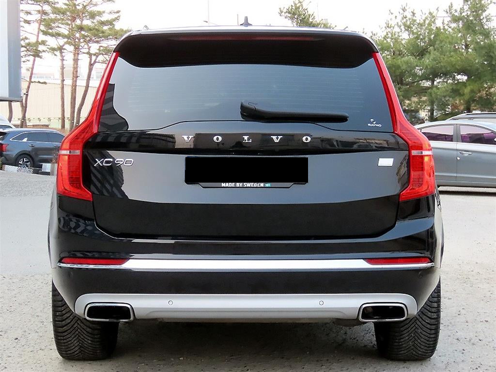 Volvo XC90 — photo 04