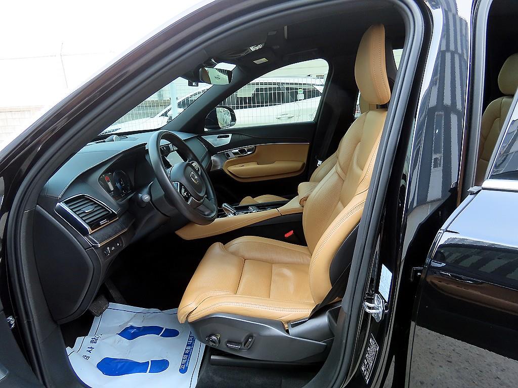 Volvo XC90 — photo 05