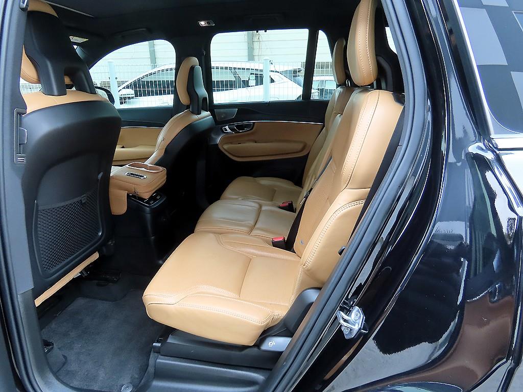 Volvo XC90 — photo 06