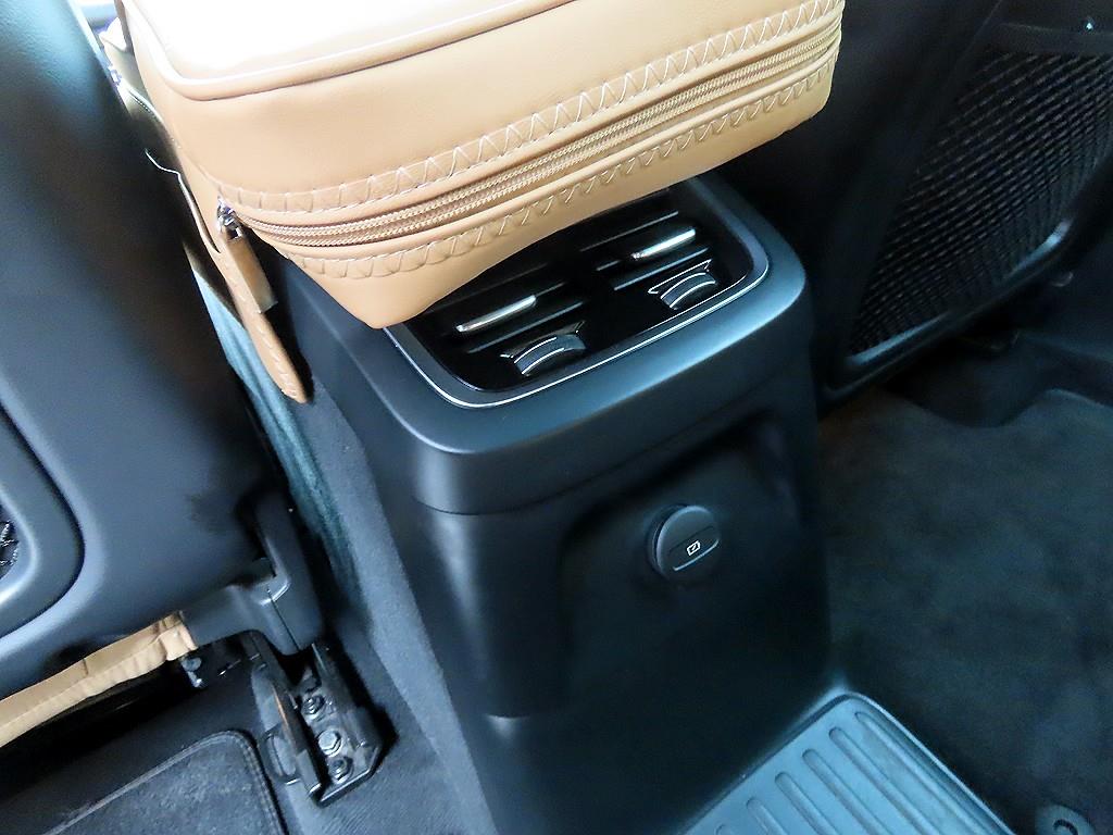 Volvo XC90 — photo 15