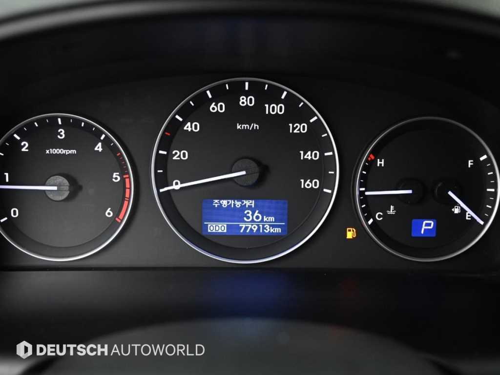 Hyundai Starex — photo 08