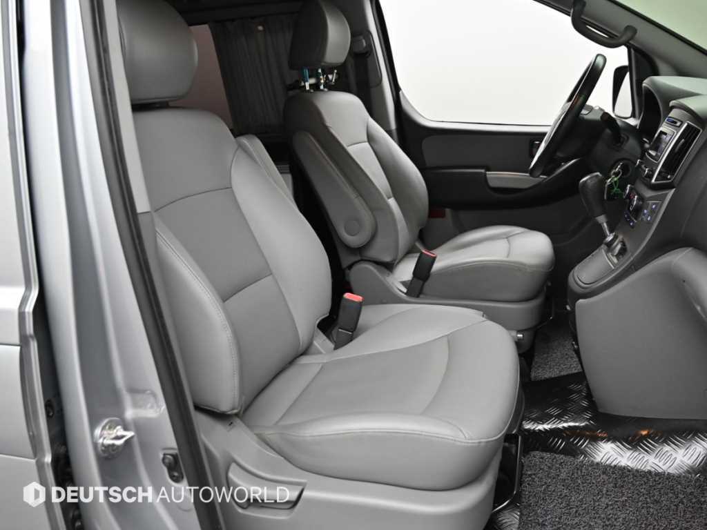 Hyundai Starex — photo 10