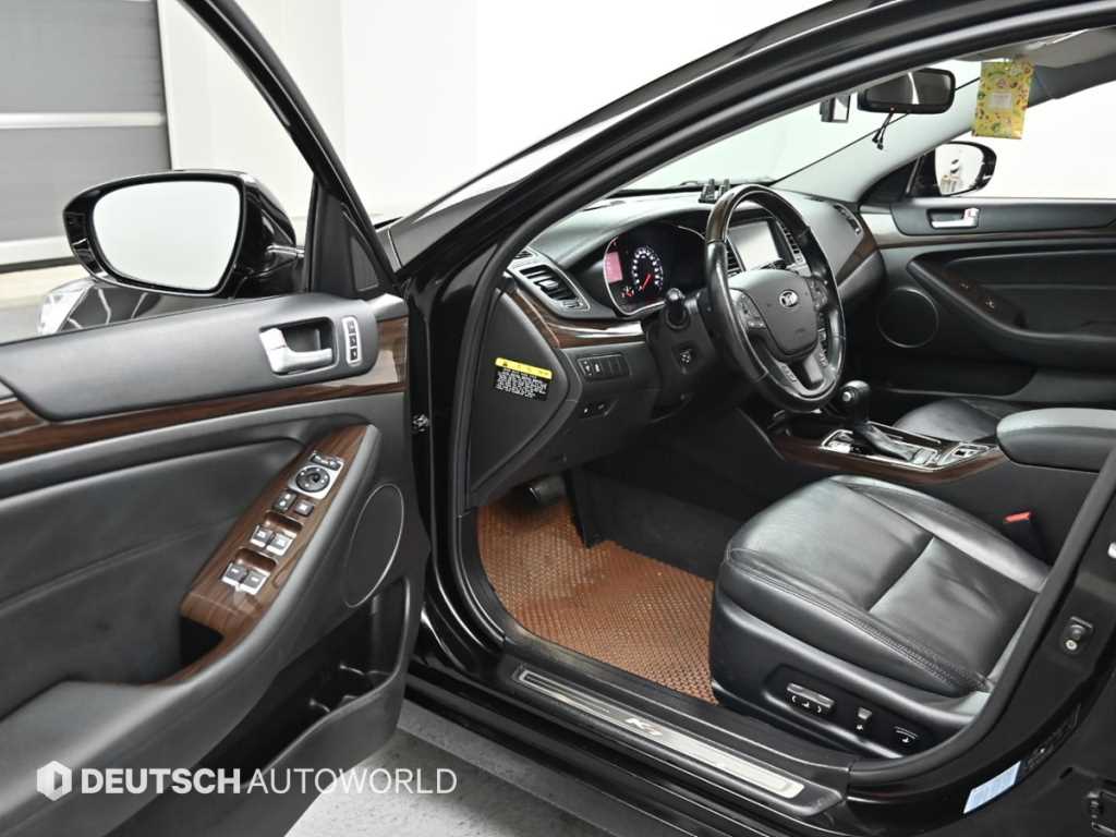 Kia K7 — photo 11
