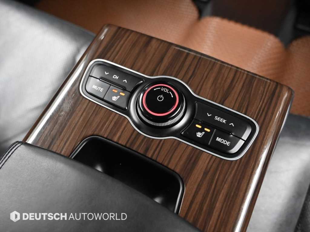 Kia K7 — photo 16
