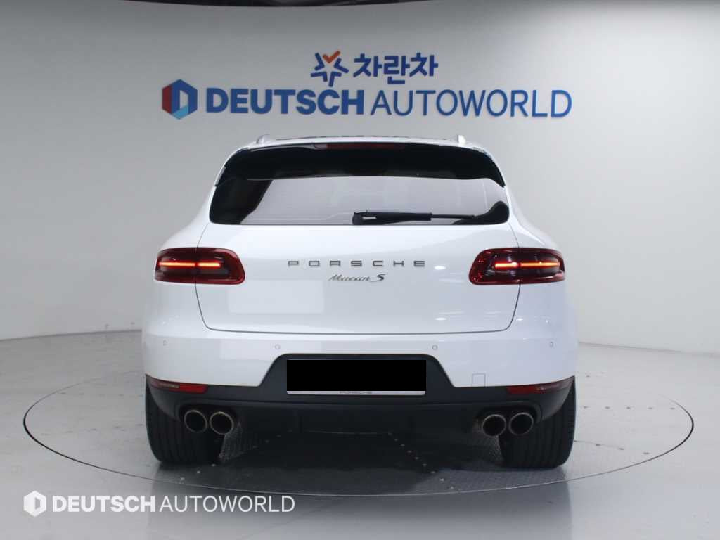Porsche Macan — photo 04