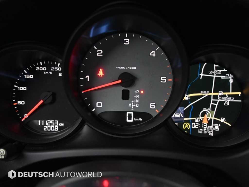 Porsche Macan — photo 08