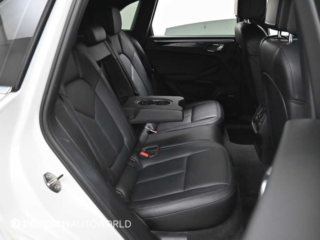 Porsche Macan — photo 12