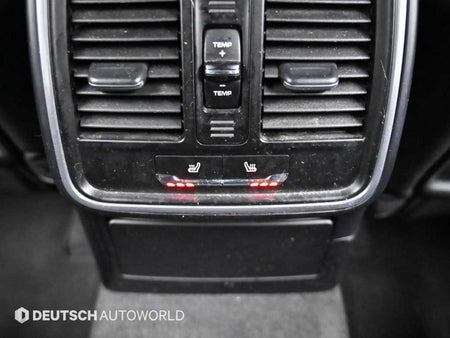 Porsche Macan — photo 16