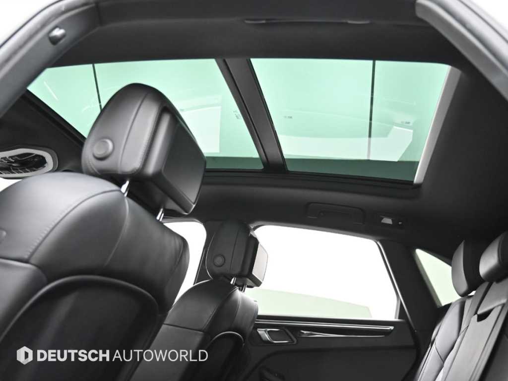 Porsche Macan — photo 18