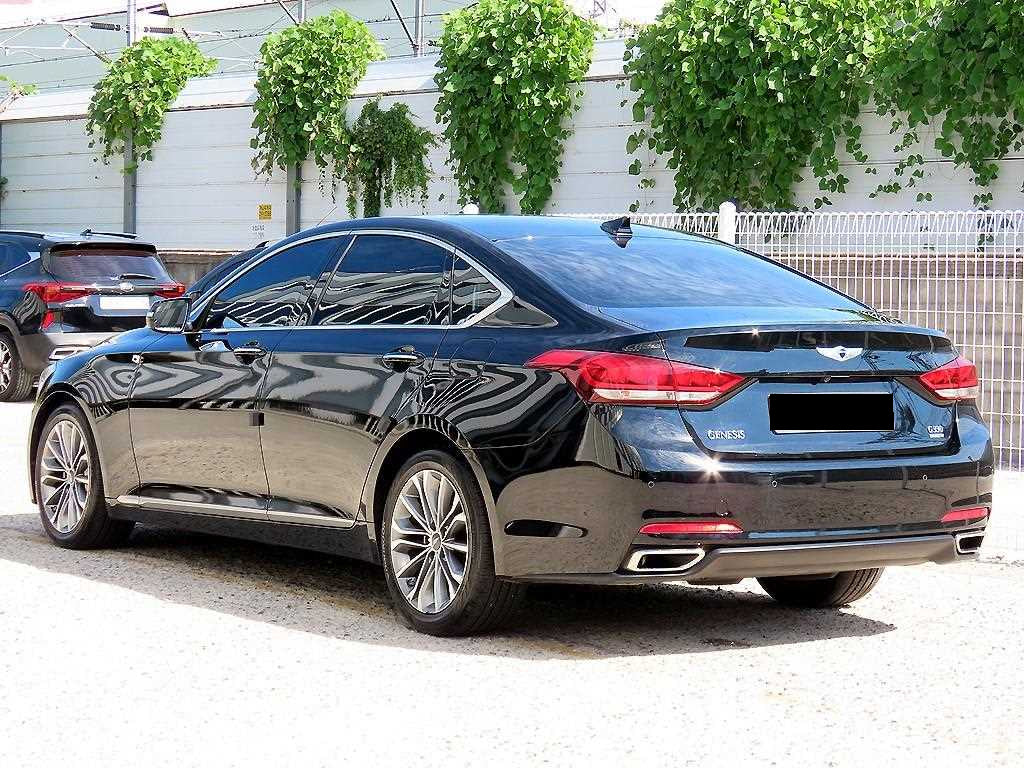 Hyundai Genesis — photo 03