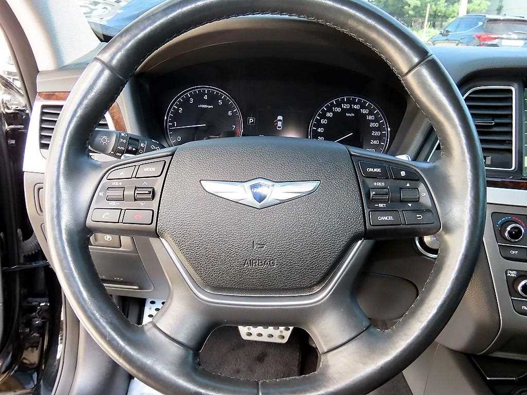 Hyundai Genesis — photo 08
