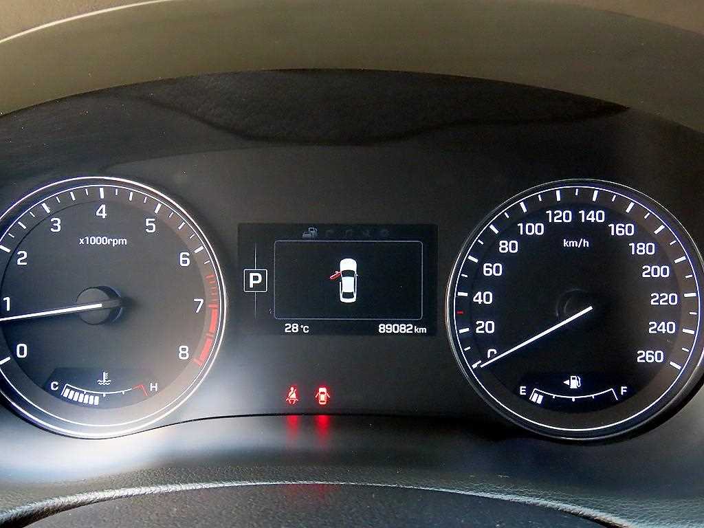 Hyundai Genesis — photo 09