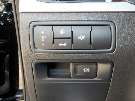 Hyundai Genesis — photo 13