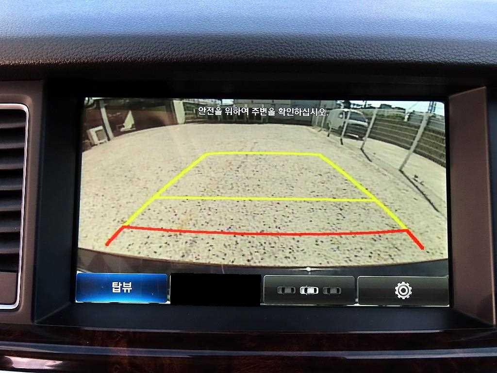 Hyundai Genesis — photo 16
