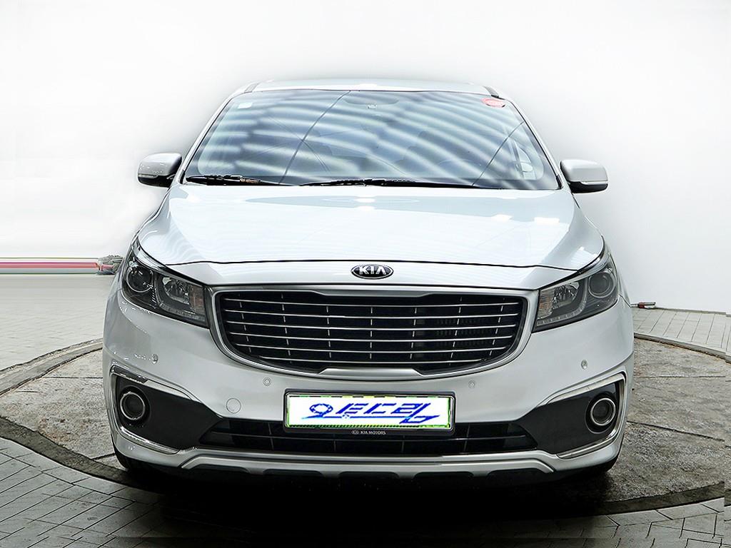 Kia Carnival — photo 01