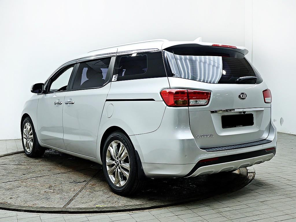 Kia Carnival — photo 04