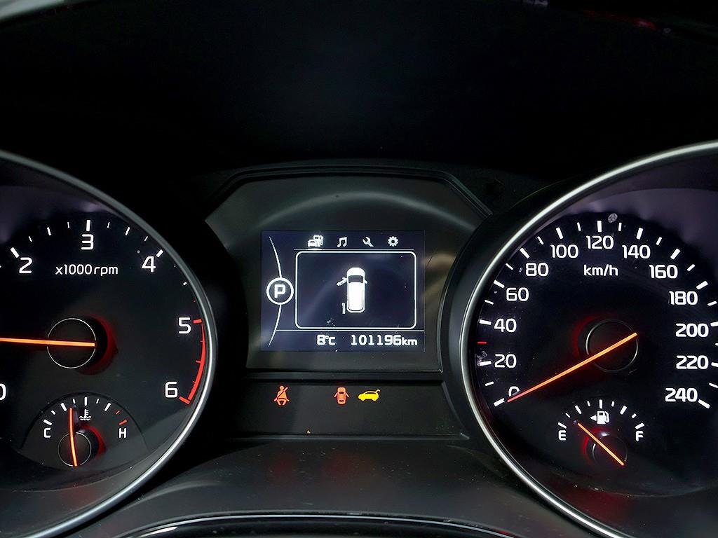 Kia Carnival — photo 06