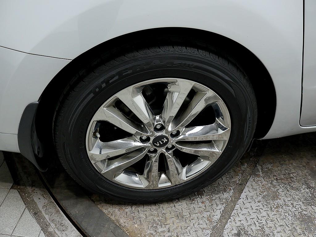 Kia Carnival — photo 07