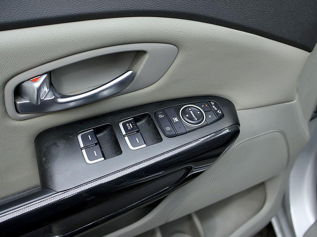 Kia Carnival — photo 13