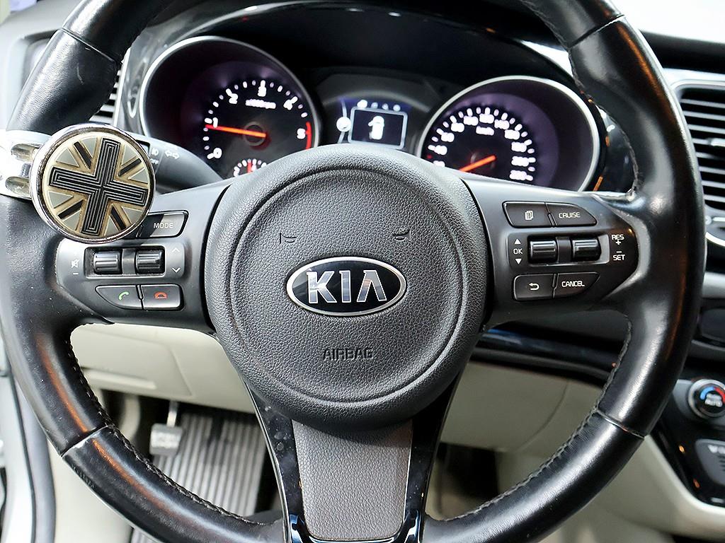 Kia Carnival — photo 15