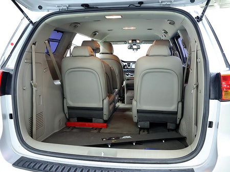 Kia Carnival — photo 17