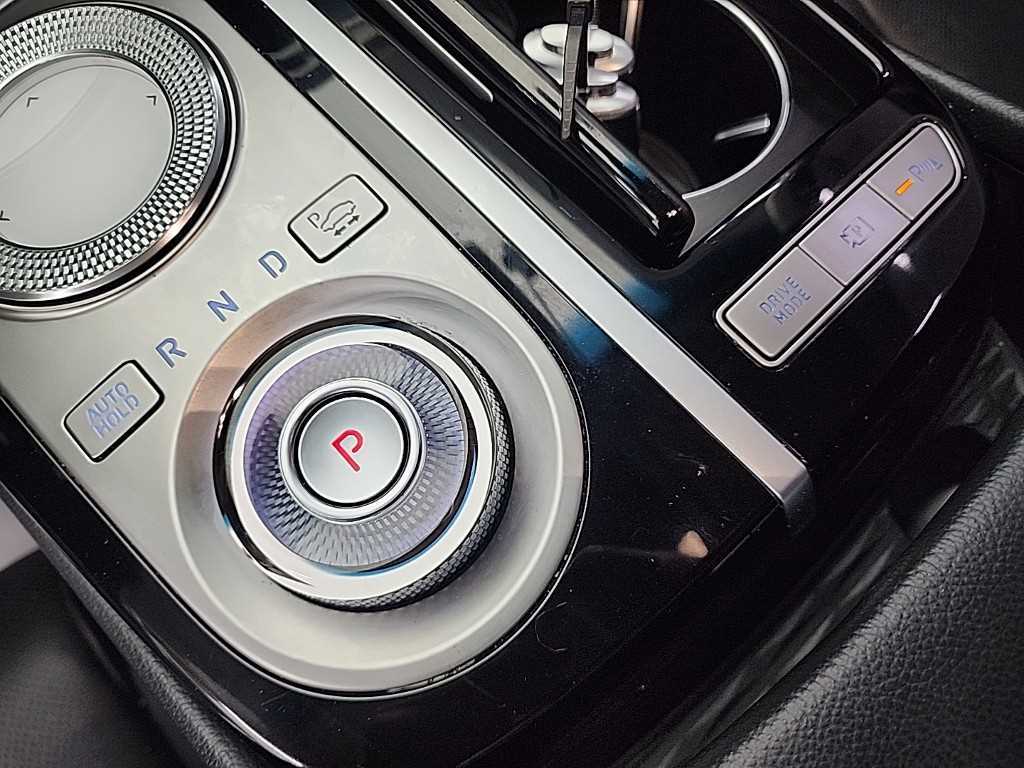 Genesis G80 — photo 08