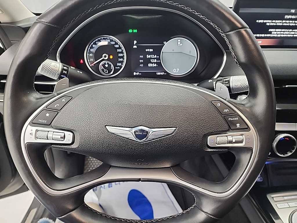 Genesis G80 — photo 09