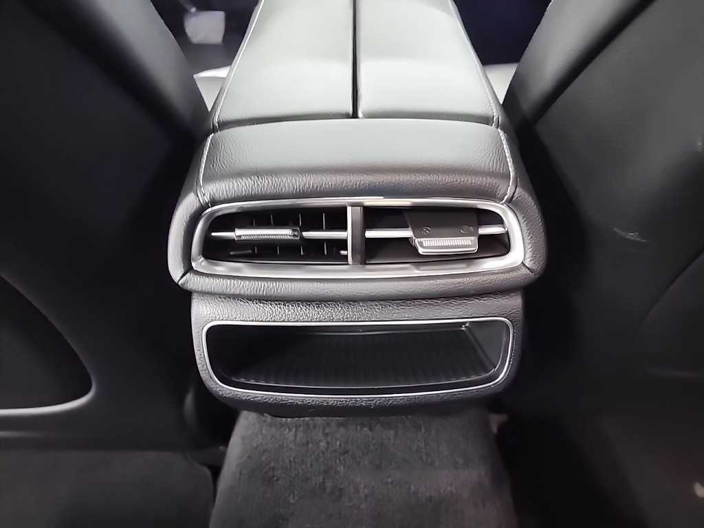 Genesis G80 — photo 13