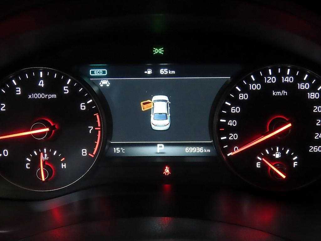 Kia K7 — photo 09
