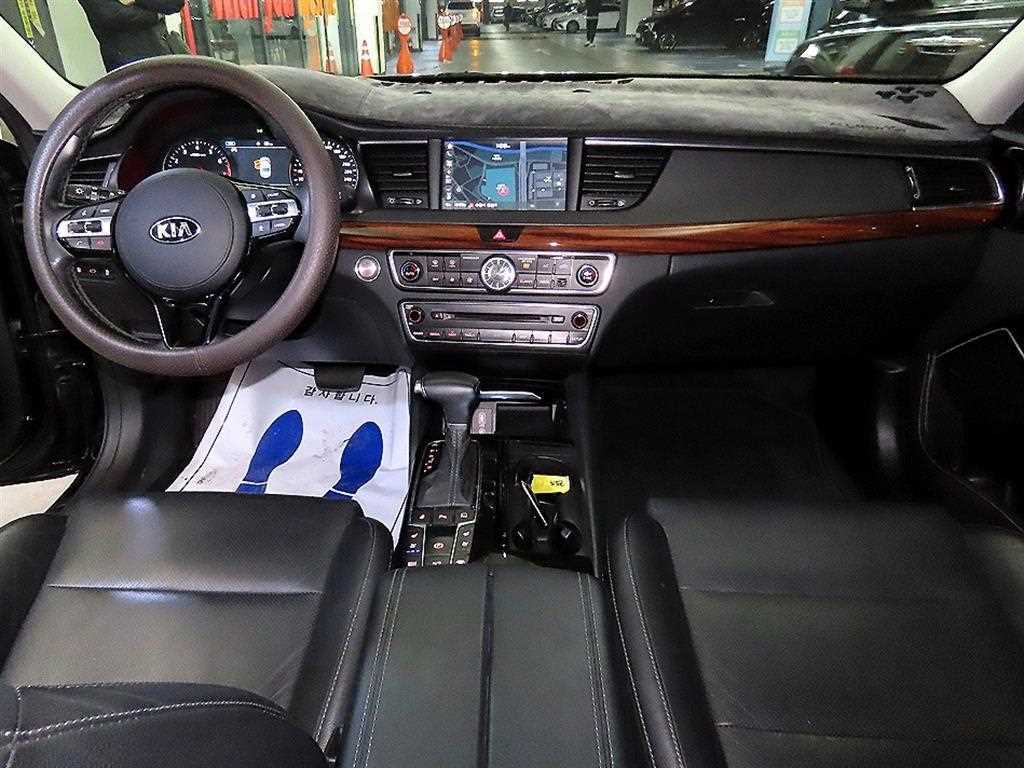 Kia K7 — photo 10