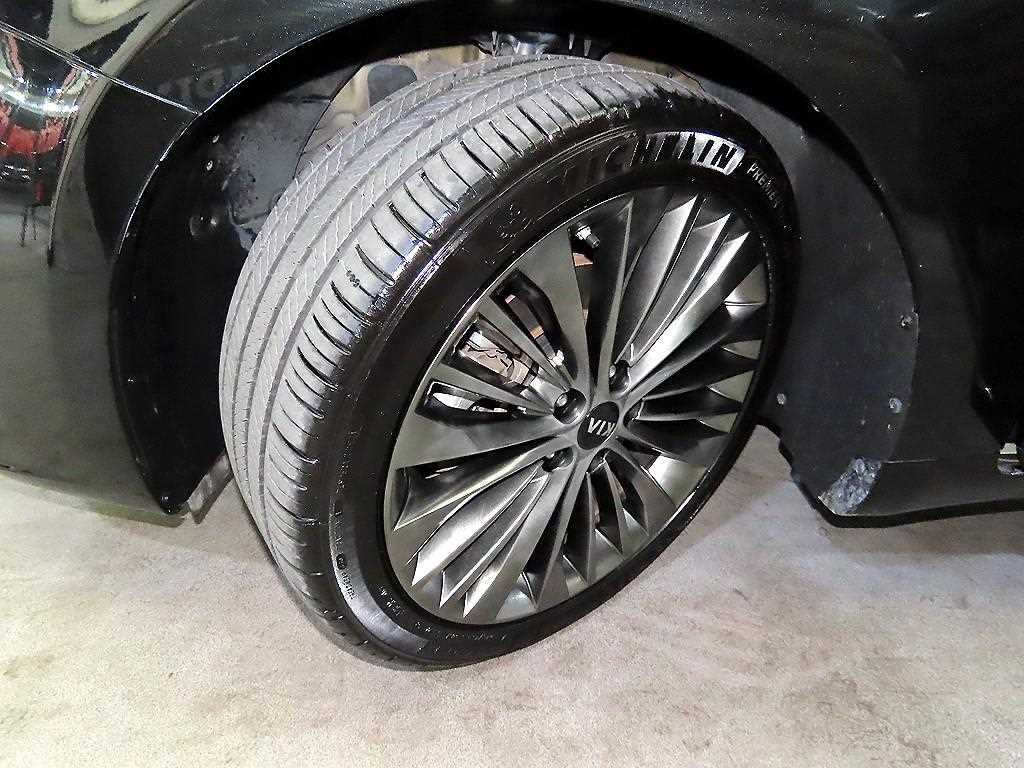 Kia K7 — photo 20