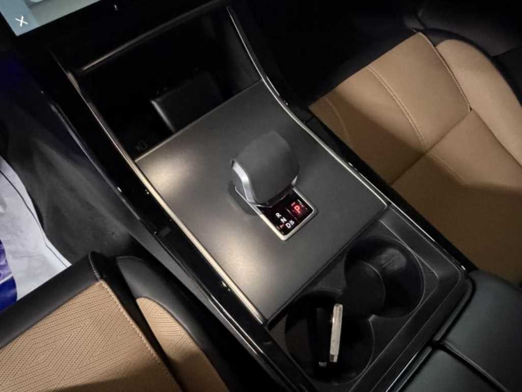 Land Rover Range Rover Velar — photo 09