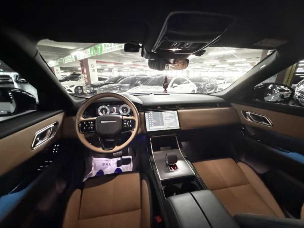 Land Rover Range Rover Velar — photo 13