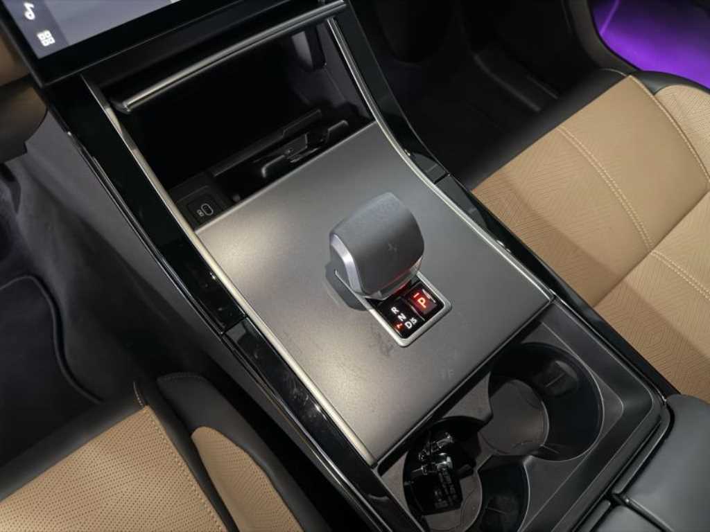 Land Rover Range Rover Velar — photo 08