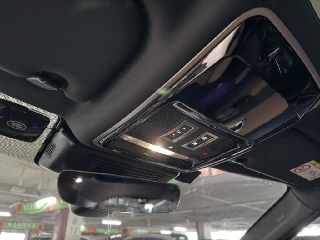 Land Rover Range Rover Velar — photo 09