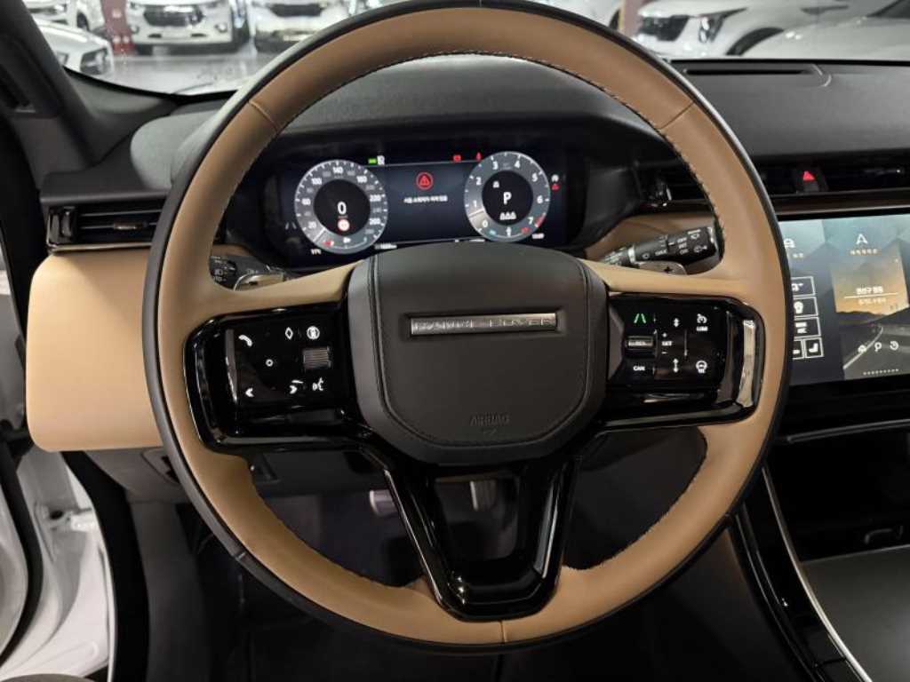 Land Rover Range Rover Velar — photo 10