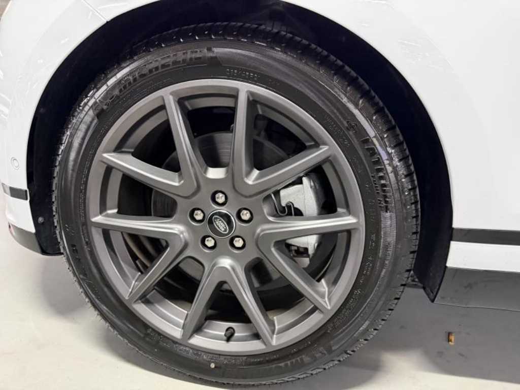 Land Rover Range Rover Velar — photo 19