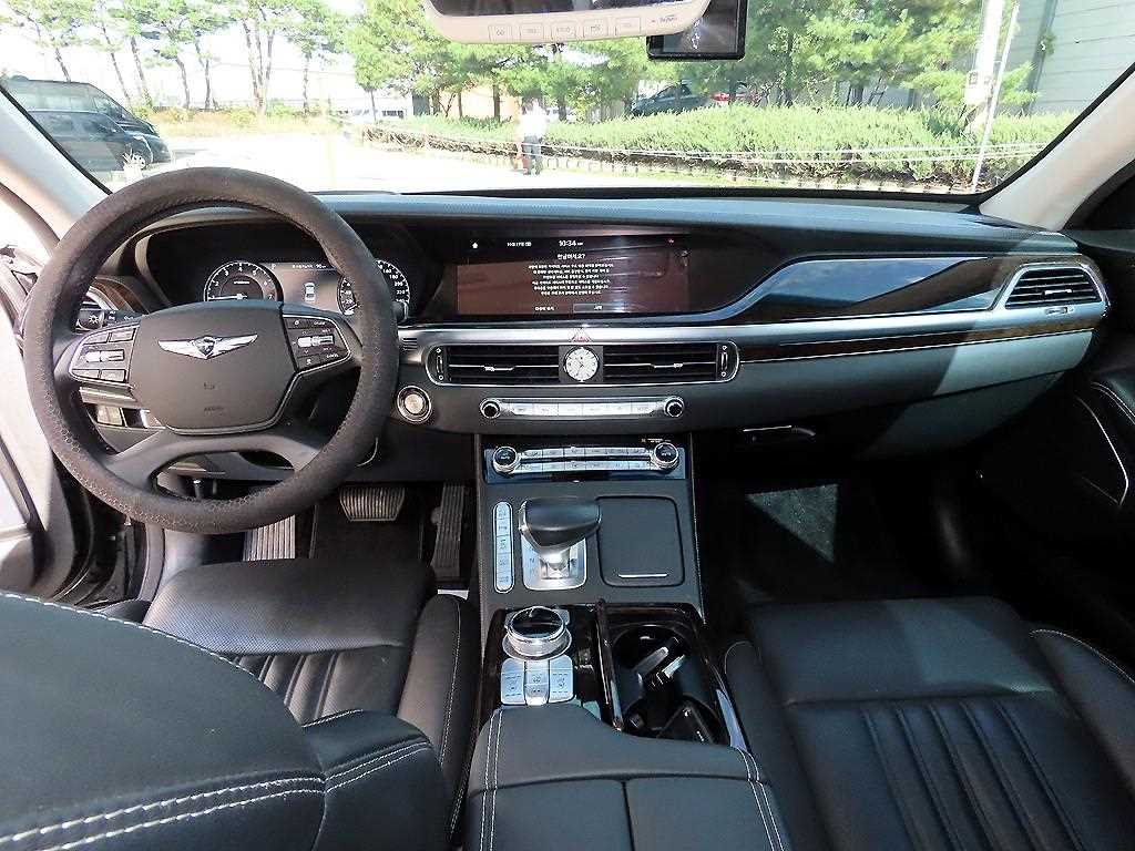 Genesis G90 — photo 07