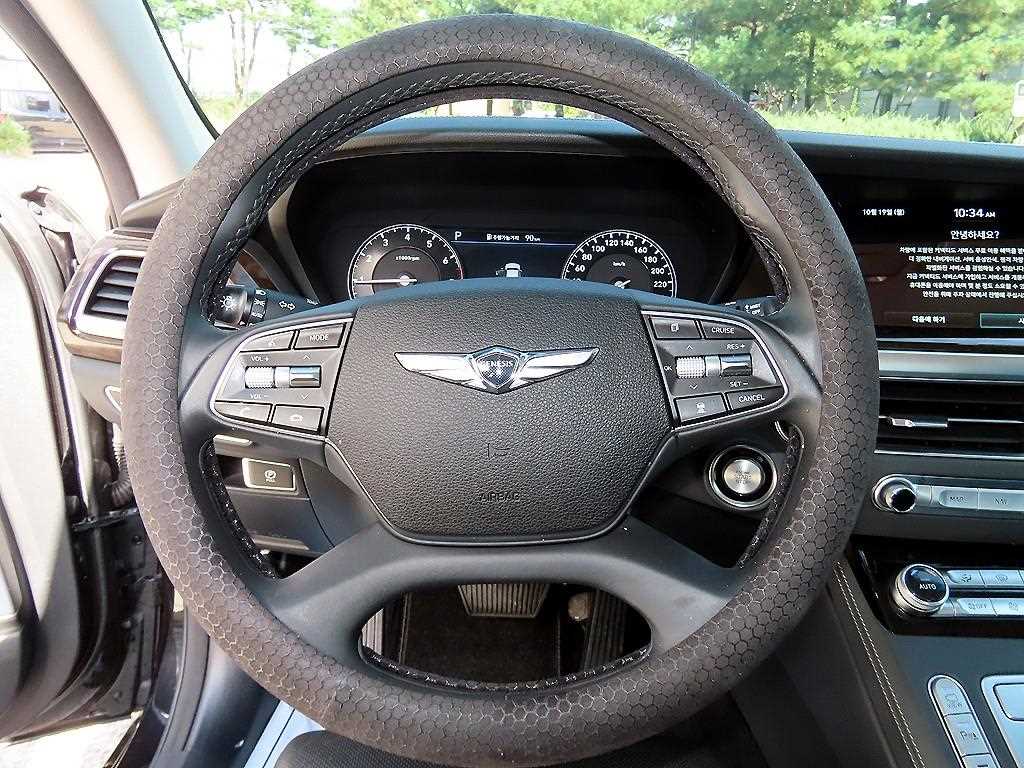 Genesis G90 — photo 08