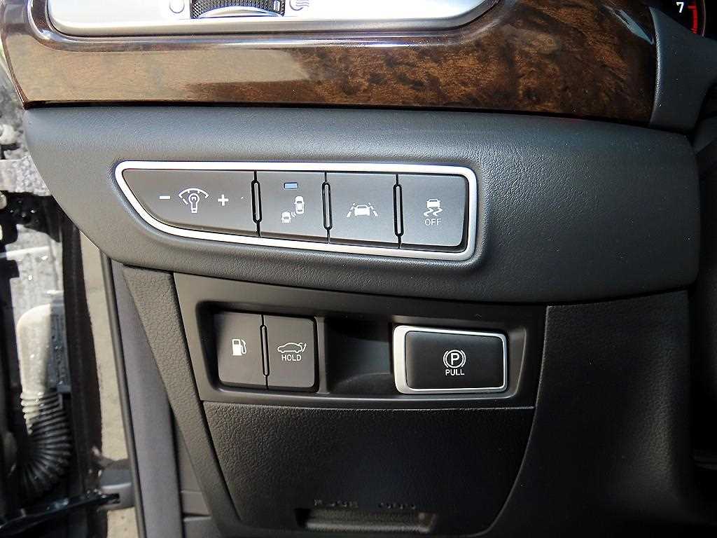 Genesis G90 — photo 13