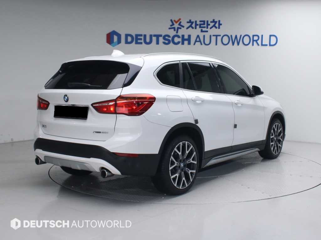 BMW X1 — photo 03