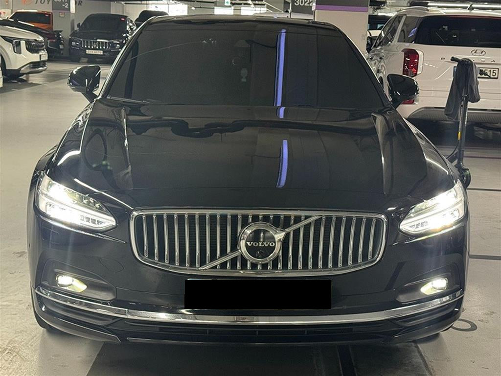 Volvo S90 — photo 01