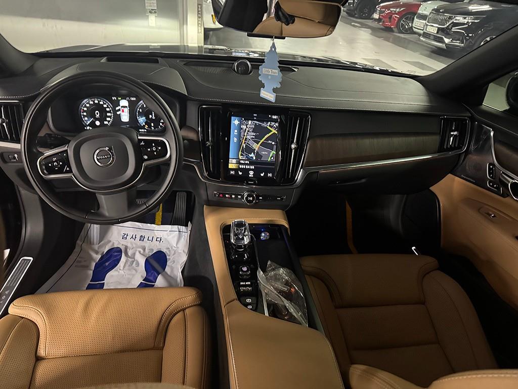 Volvo S90 — photo 09