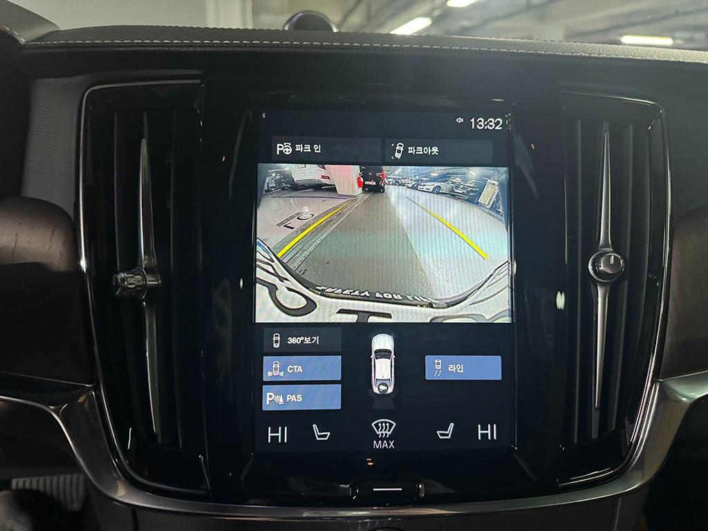 Volvo S90 — photo 15
